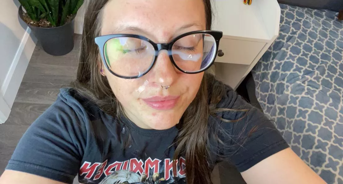 Glasses or no glasses next time? 🤓 posted by embereon