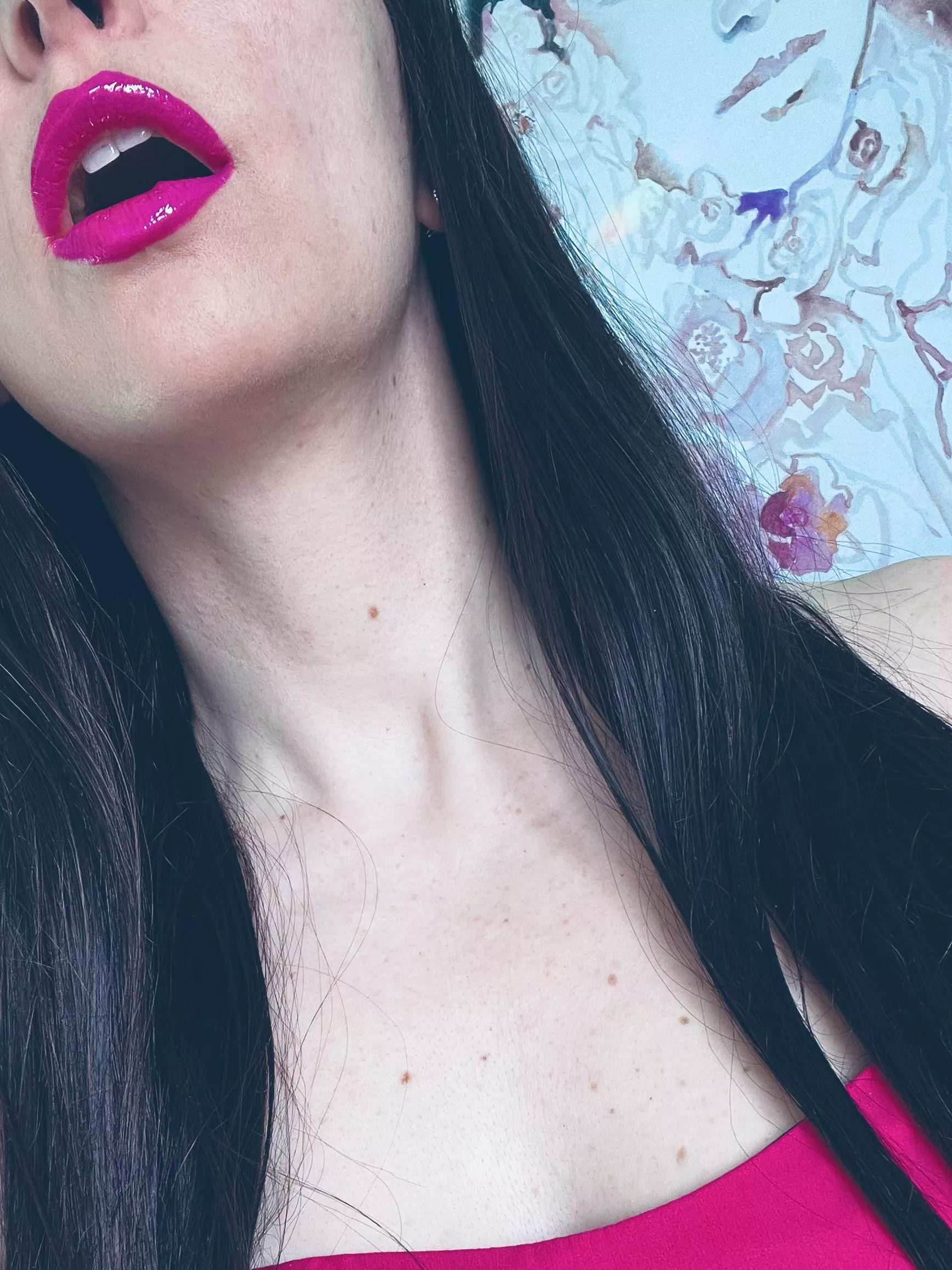 Glossy pink 💗👄✨ [F40] posted by I-am-your-Aphrodite