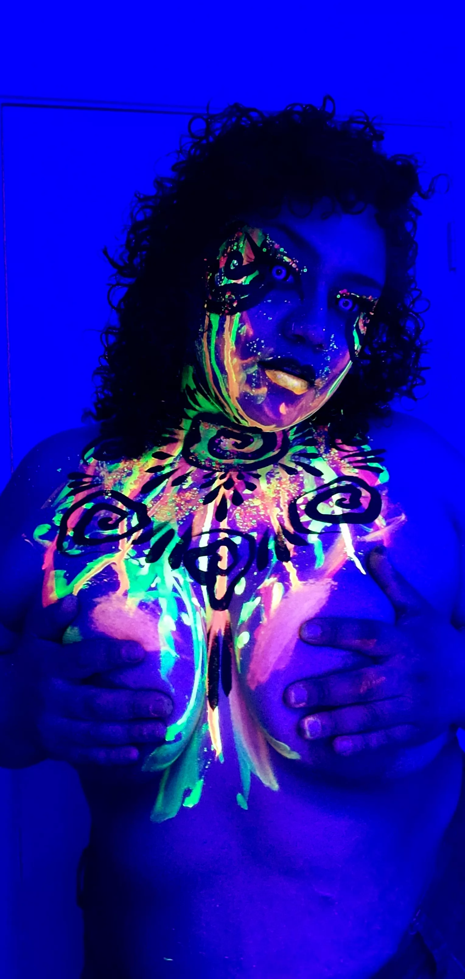 Glow with me posted by AhnaScione