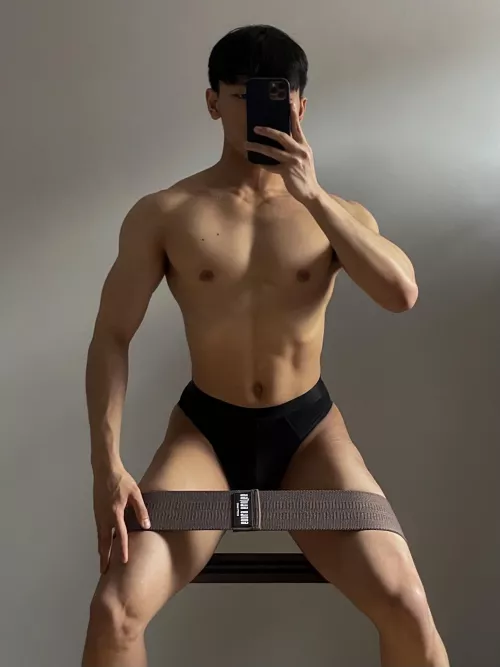 glute activation 🍑 by izzydevil