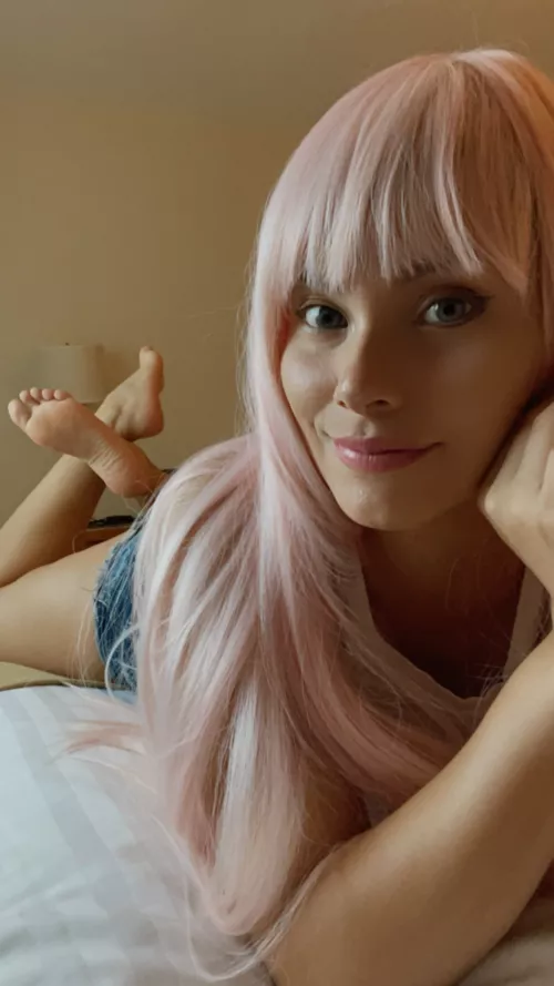 Go ahead and bury your face in my toes by Chikabum