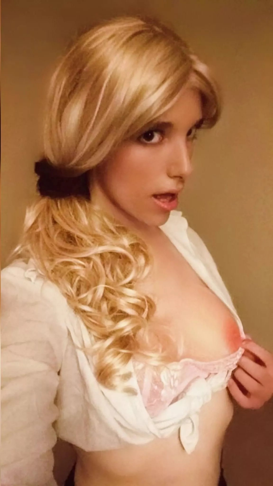 Go on then, take a quick peek boys... 😘🌸 posted by AlyssaBubbleButt