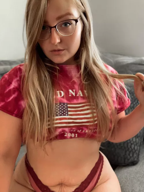 God bless mom bods 🇺🇸😚 by Blondesugar5