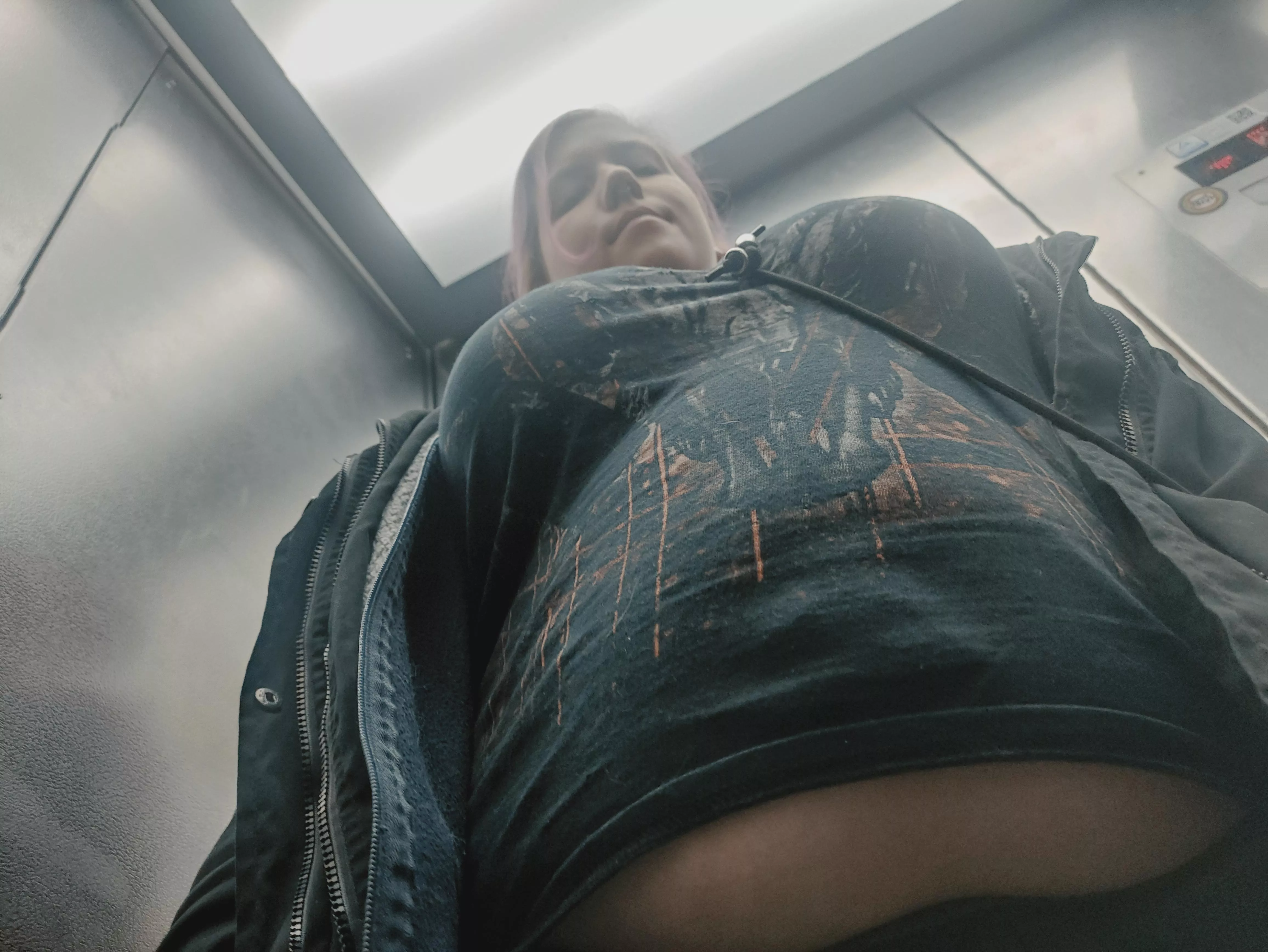 going out after stuffing my shirt 2 sizes smaller💜 posted by growingmali99