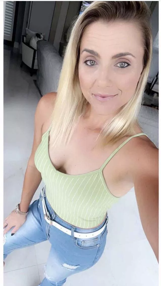 Golfer Lexi Thompson posted by Emergency_Jump5394