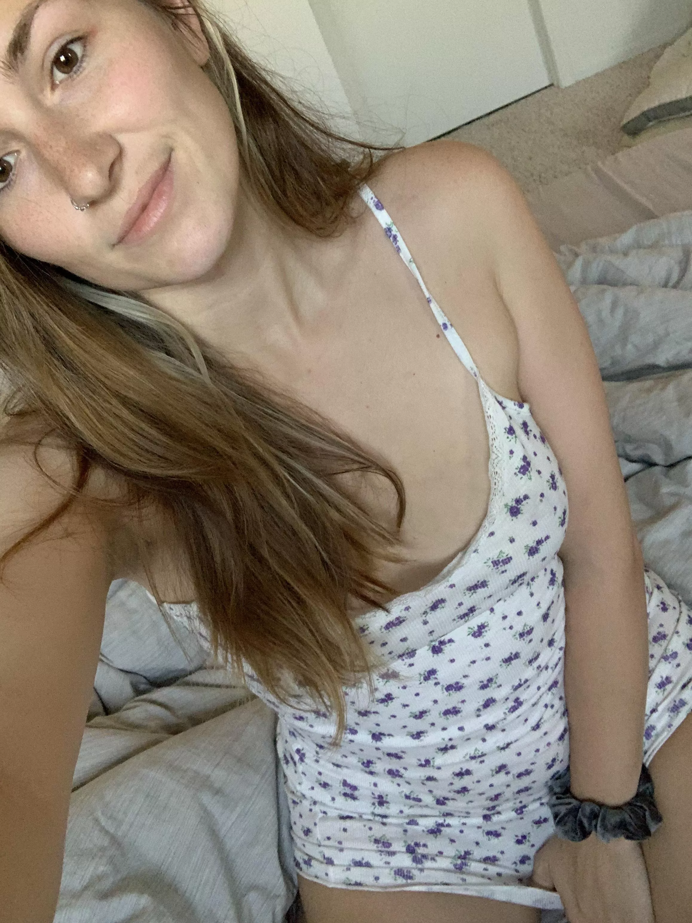 Good afternoon from my braless tits and i! posted by Aubxbre