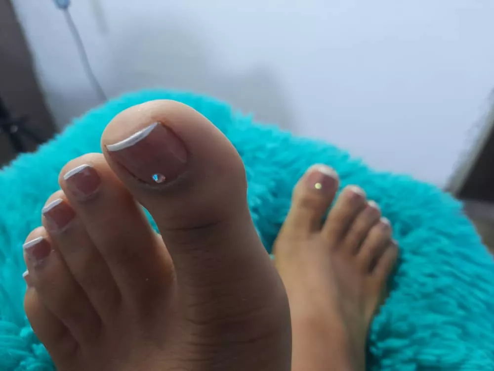 Good day honey 🥰 why don't you start giving me a massage ? posted by LittleWish4u