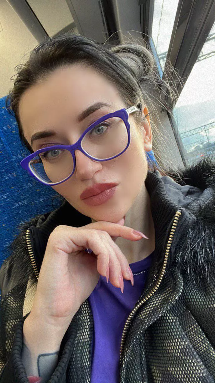 Good evening everyone ♥️ posted by Juliadomaina