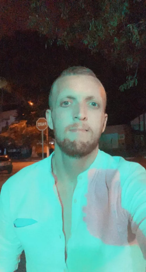 Good evening world. Single life is strange. by Mundane_Statement_20