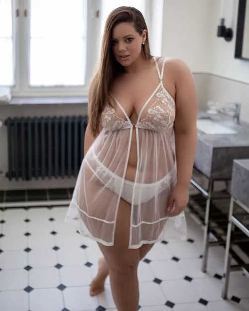 Good looking gal by allfun123456