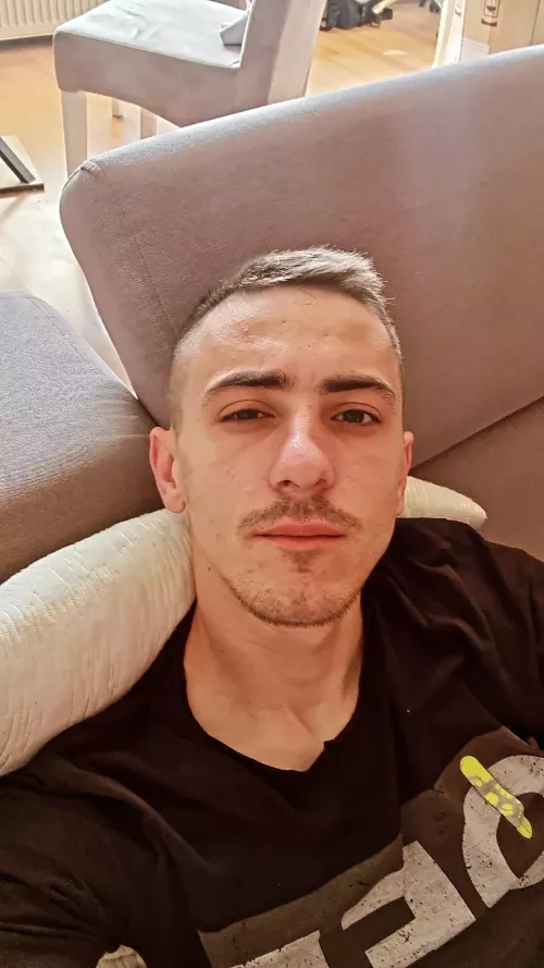 Good morning📻👓 by clarkemerrit