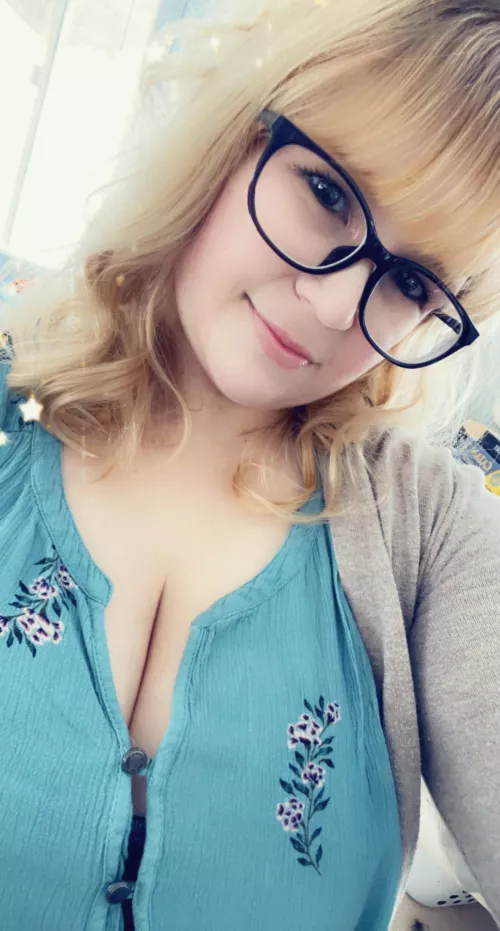 Good morning and happy hump day my friends 😘 by abigailashryver