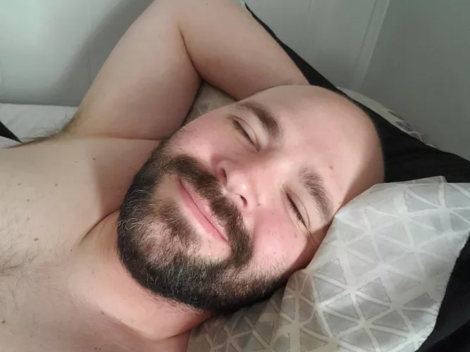 Good morning and happy Saturday! Anyone care to come cuddle and play games? by vertigo321