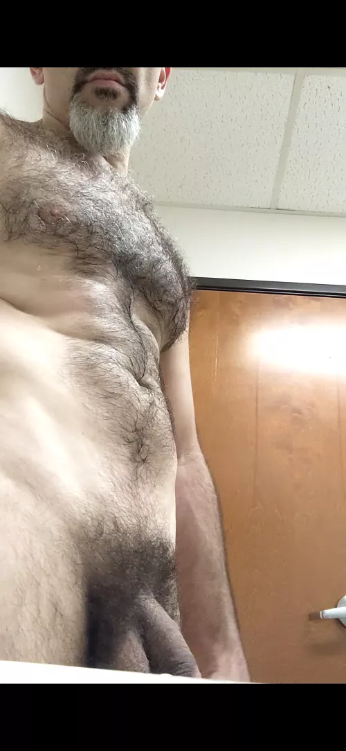 Good morning and happy Saturday hairy men lovers😁 by Standard-Camel-658