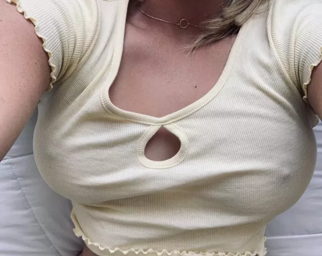 Good morning braless! Have a great rest of your morning! Y’all are amazing! Off to teach the youth of America! 😘 by Beachbabetravel