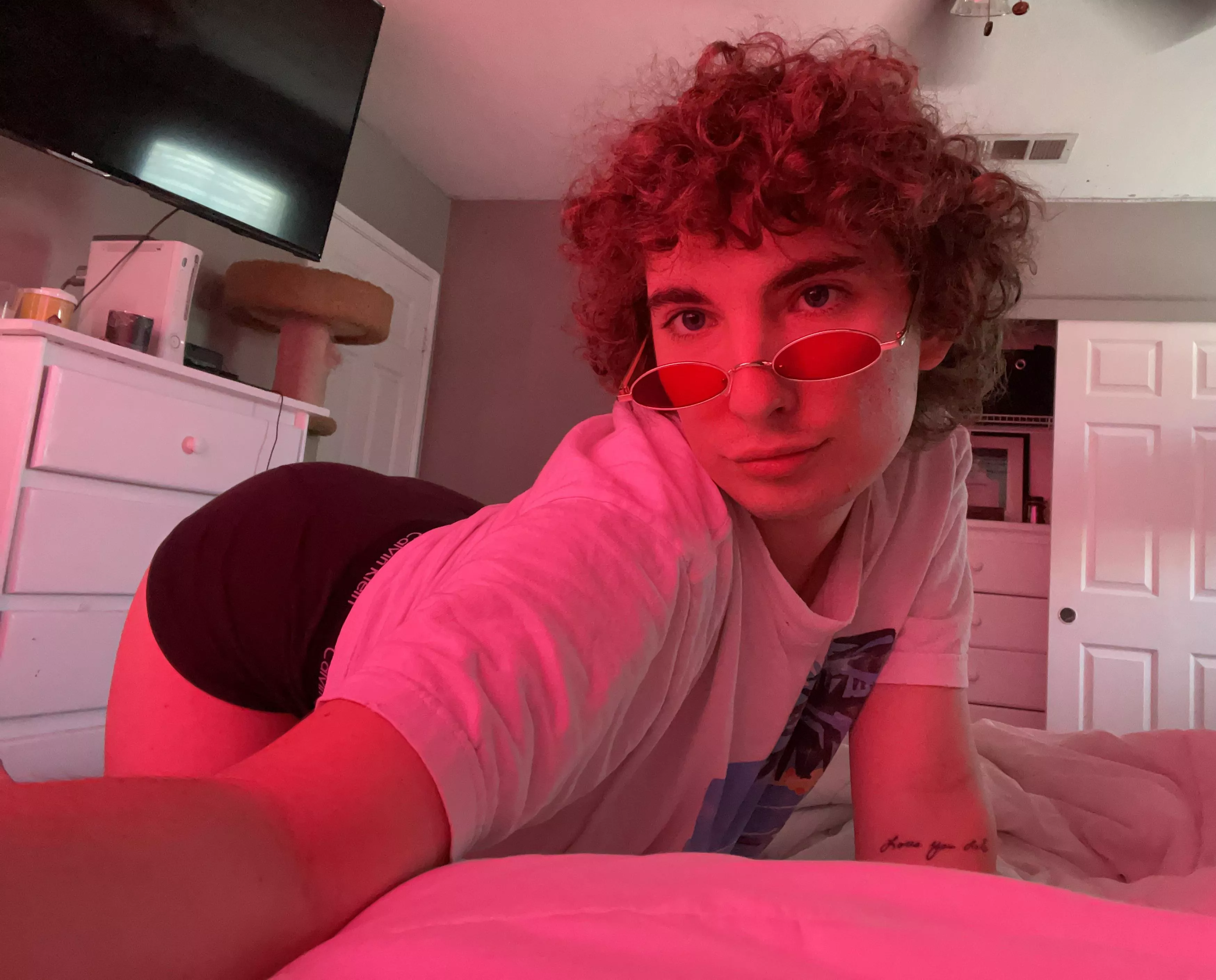 good morning everyone ☀️ any Genshin Impact players that need some friends? Or charity playing 😂 haha I always need help on bosses. Don’t be shy! posted by sexkitten4257