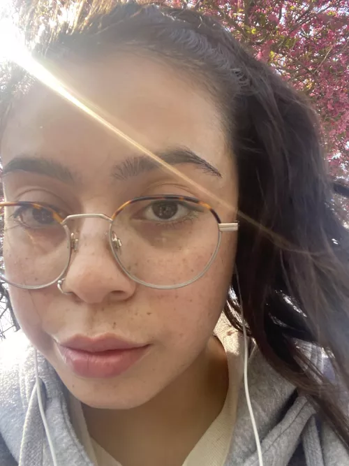 good morning everyone happy thursday by elciesativa