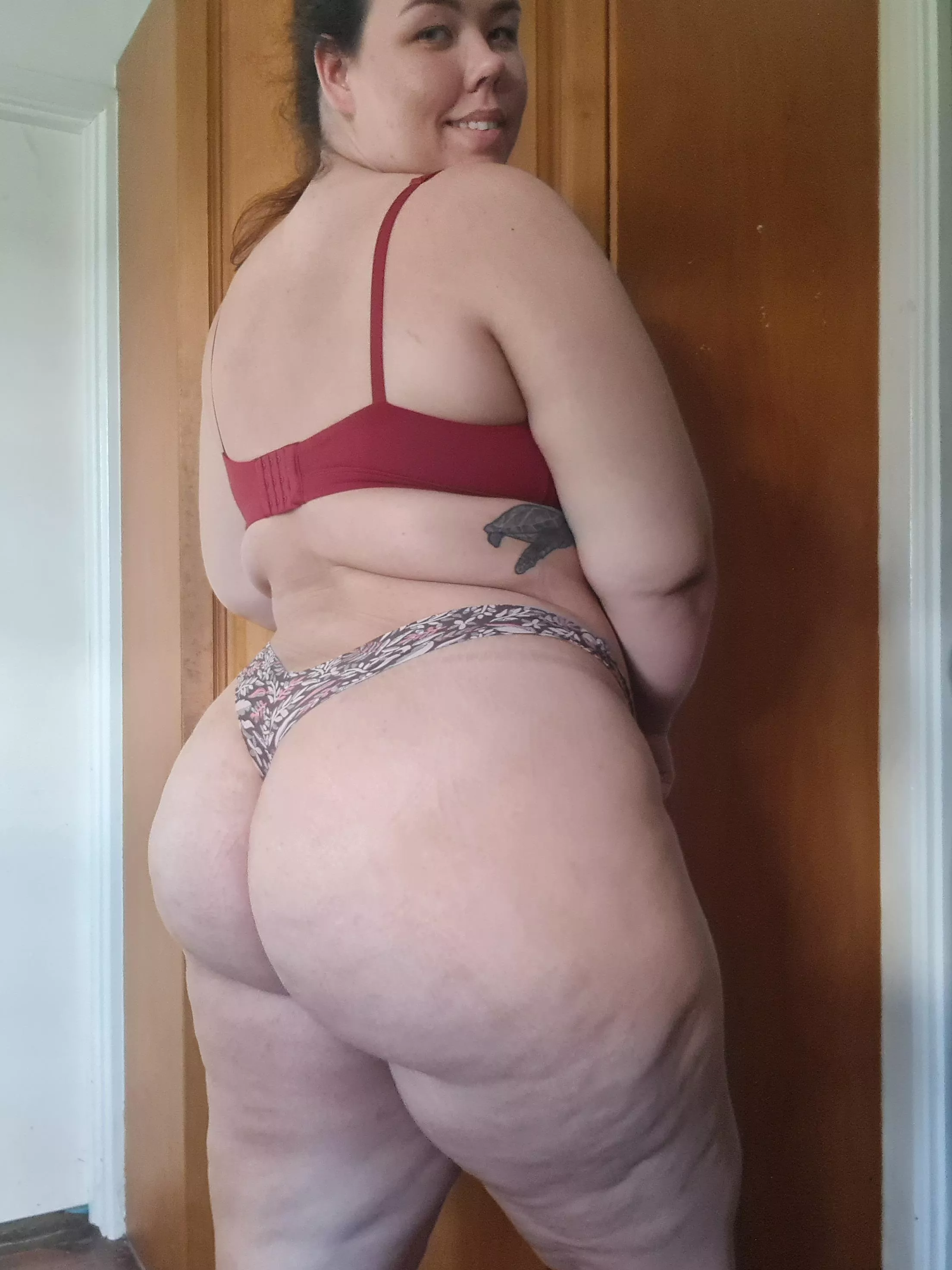 good morning, here's some cellulite to brighten your day posted by Bruised_Peach666