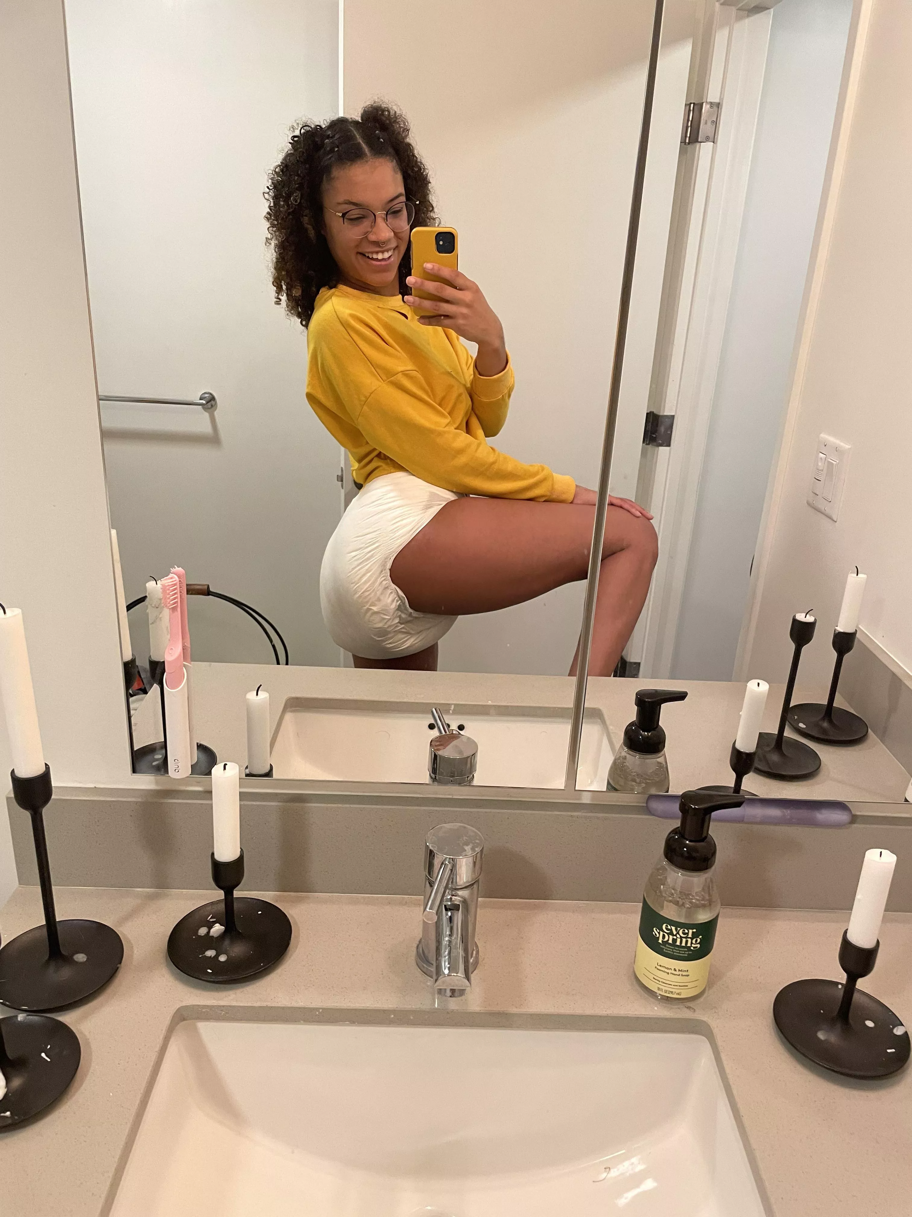 Good morning! It’s a good day to be diapered thickly and probably changed posted by sunnywittledays