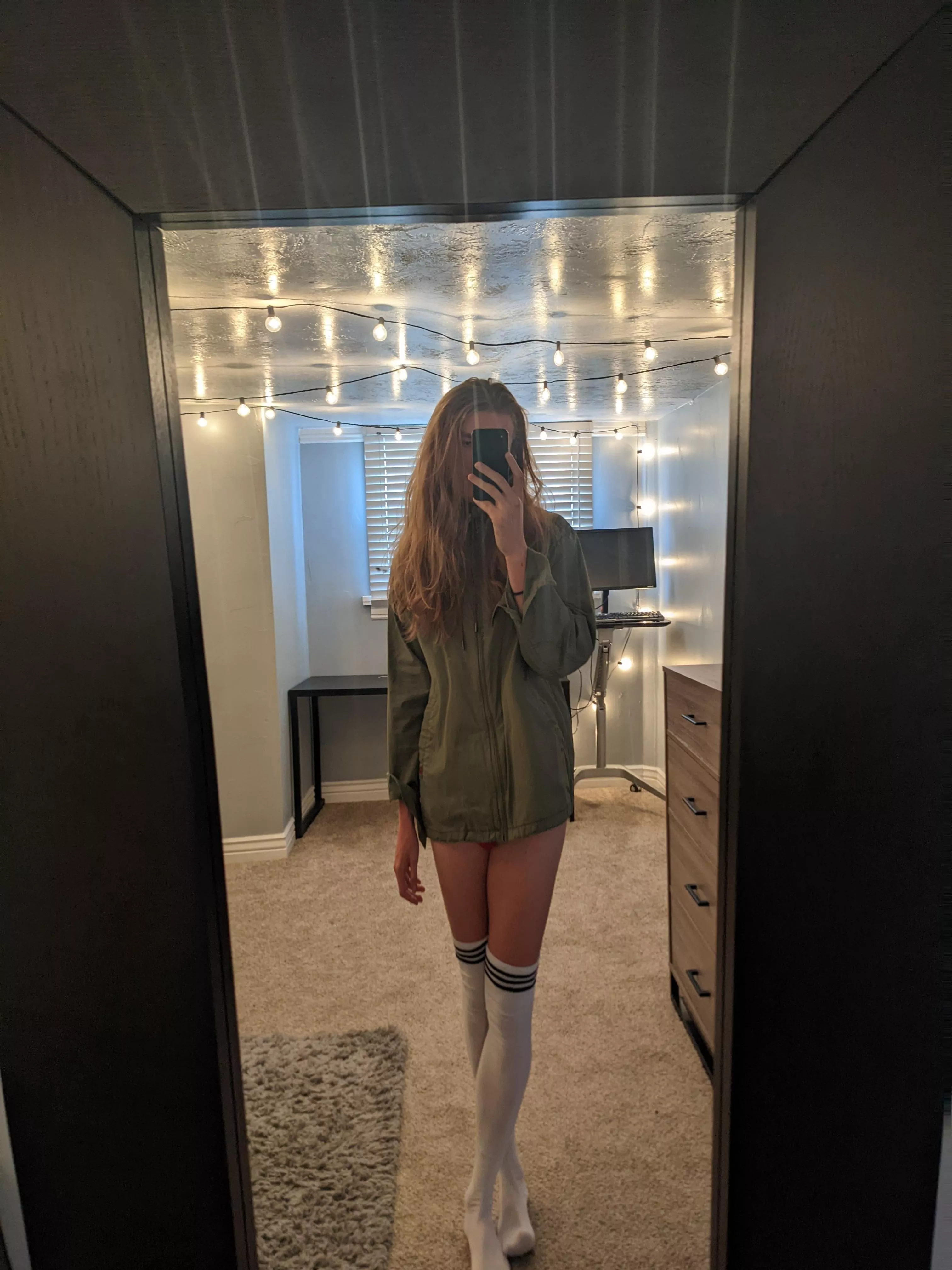 Good morning 👀 posted by jayjayfem