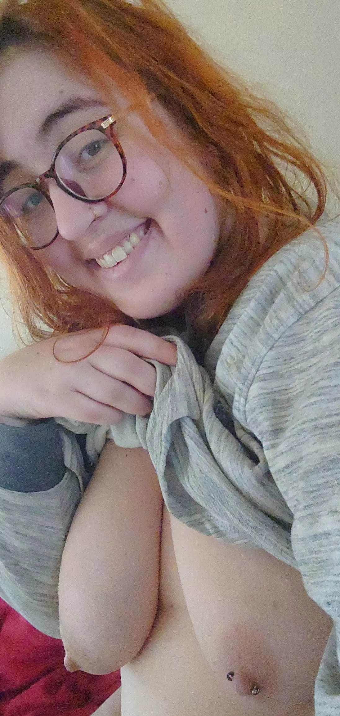 Good Morning Lovelies 😘 Friday has graced us with its presence once more hoorah! Few things on the ol' to do list but nothing too wild so should be grand! Hope yous have a good'un too! posted by LittleViolett