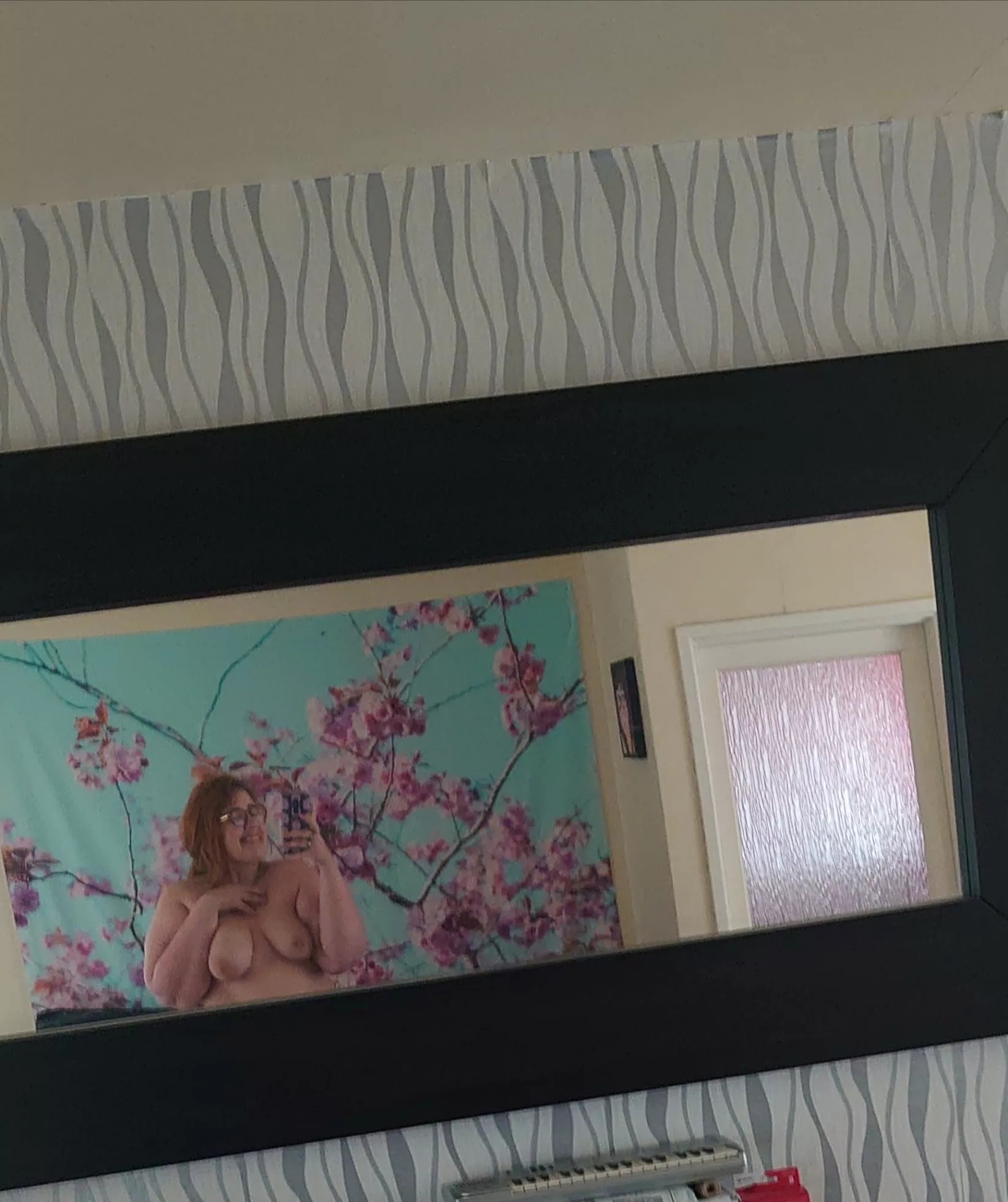 Good Morning Lovelies 😘 I liked the backdrop so much I thought I'd use it again for a picture. Hope your days treat yous well, I'm hoping for a quick day I'm tired again ha posted by LittleViolett