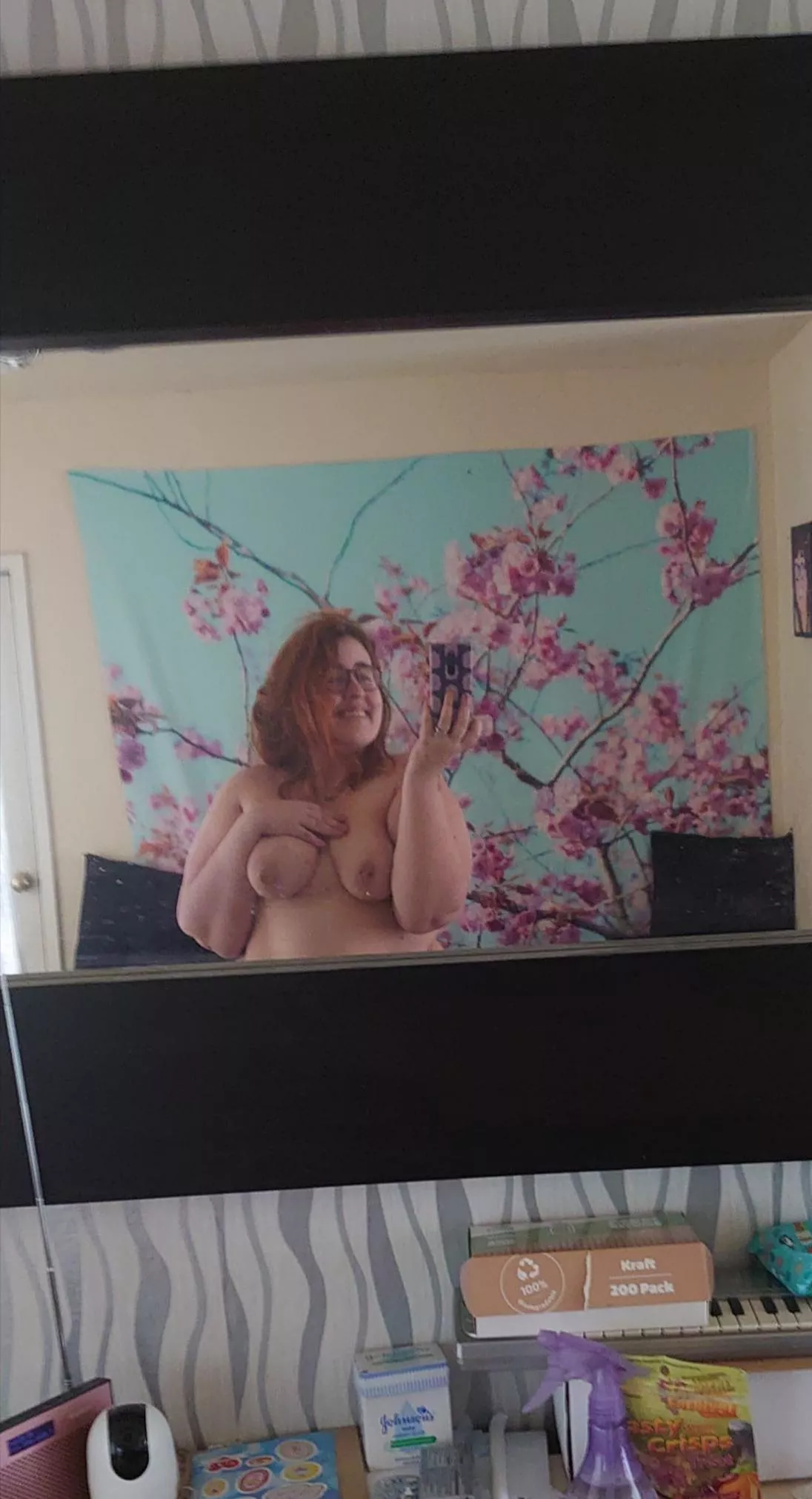 Good Morning Lovelies 😘 still ill but better I think? its so much of a cling on! Hope your weeks are treat yous well :) posted by LittleViolett