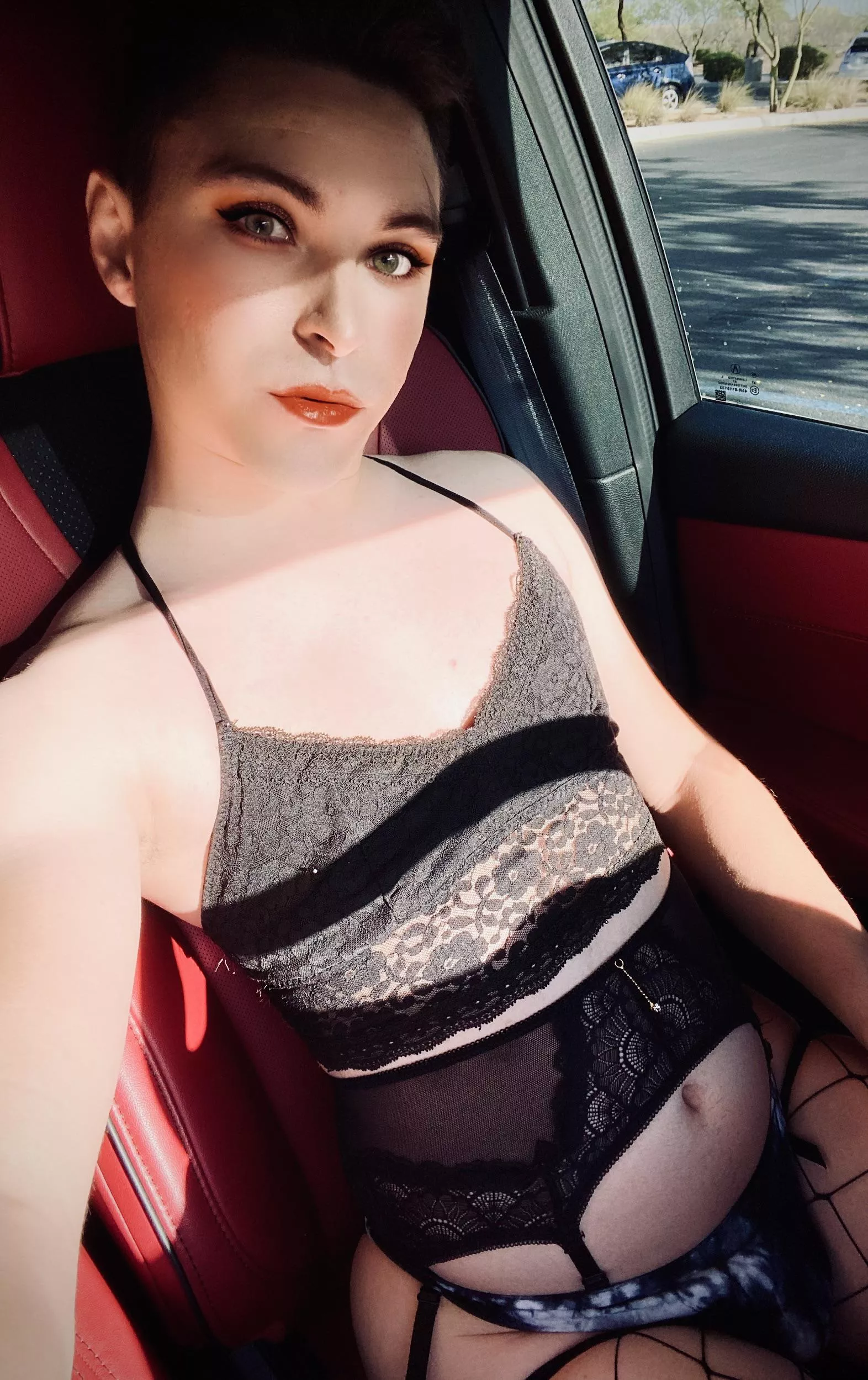 Good morning my lovelies 💋 posted by slynshyamy