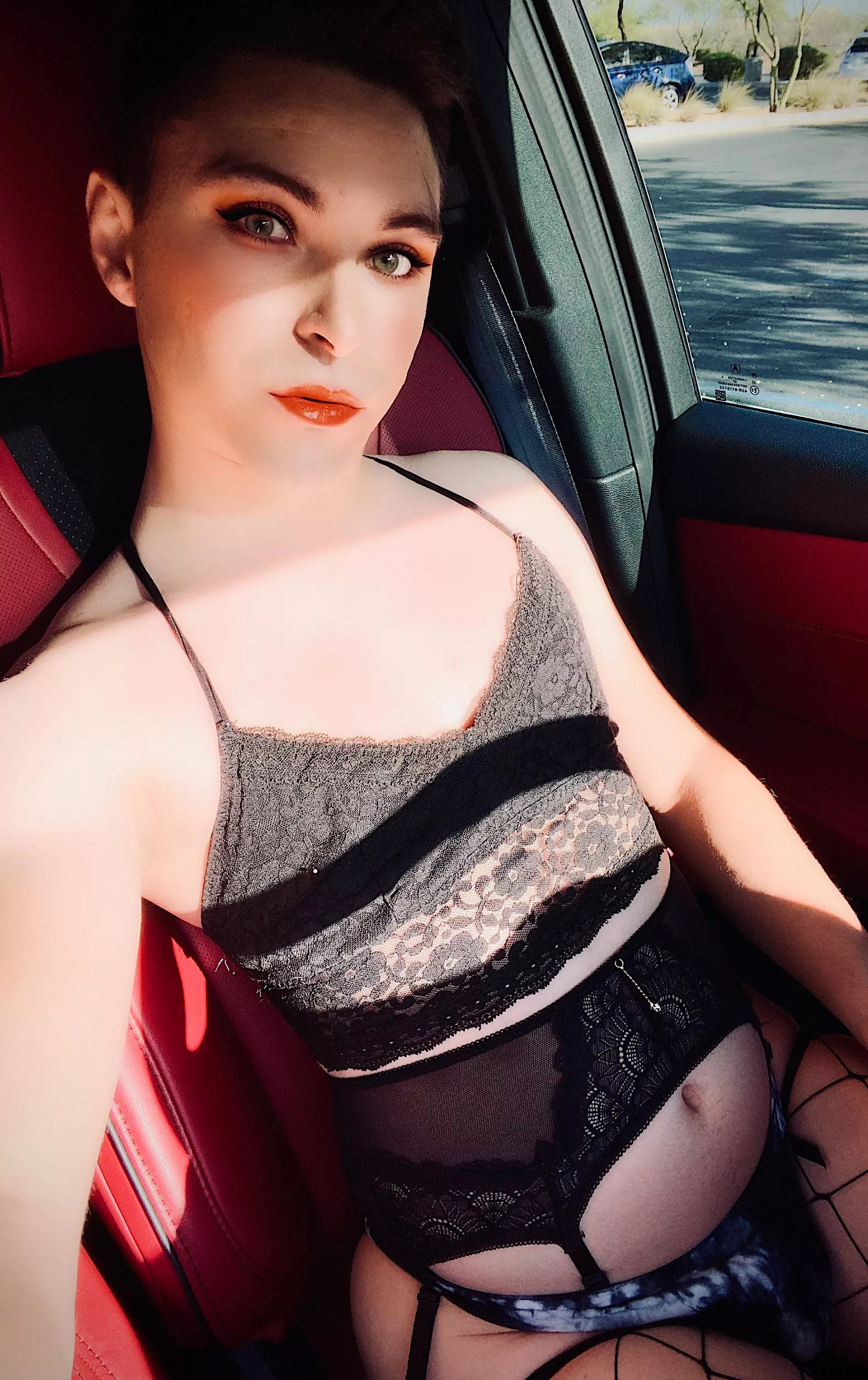 Good morning my lovelies 💋 posted by slynshyamy