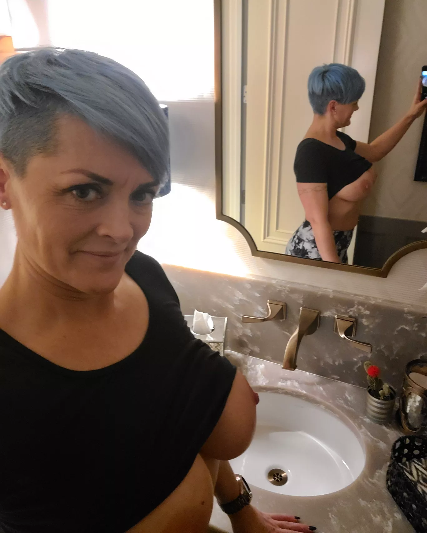 Good Morning! No makeup selfie 😘 posted by NeverStopBeingSexy