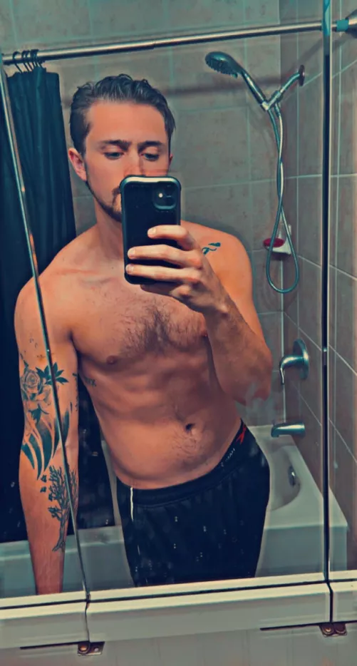 Good Morning to everyone with a nice ass 🌞 by Current-Photograph36