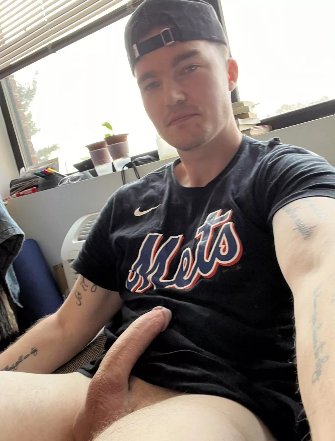 Good morning , woke up like this, can anyone help me out? posted by CLtheExplorer