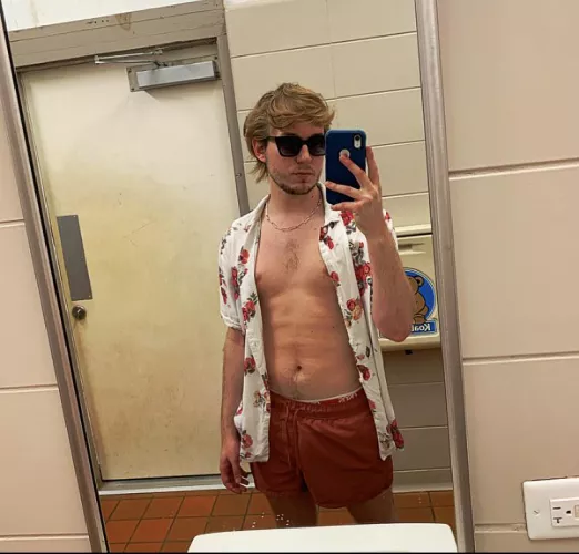 Good ol’ Texan river day 😎 by dontstopmakeithot