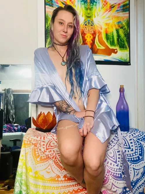 Good vibes only [f] by Rave_queen_xo