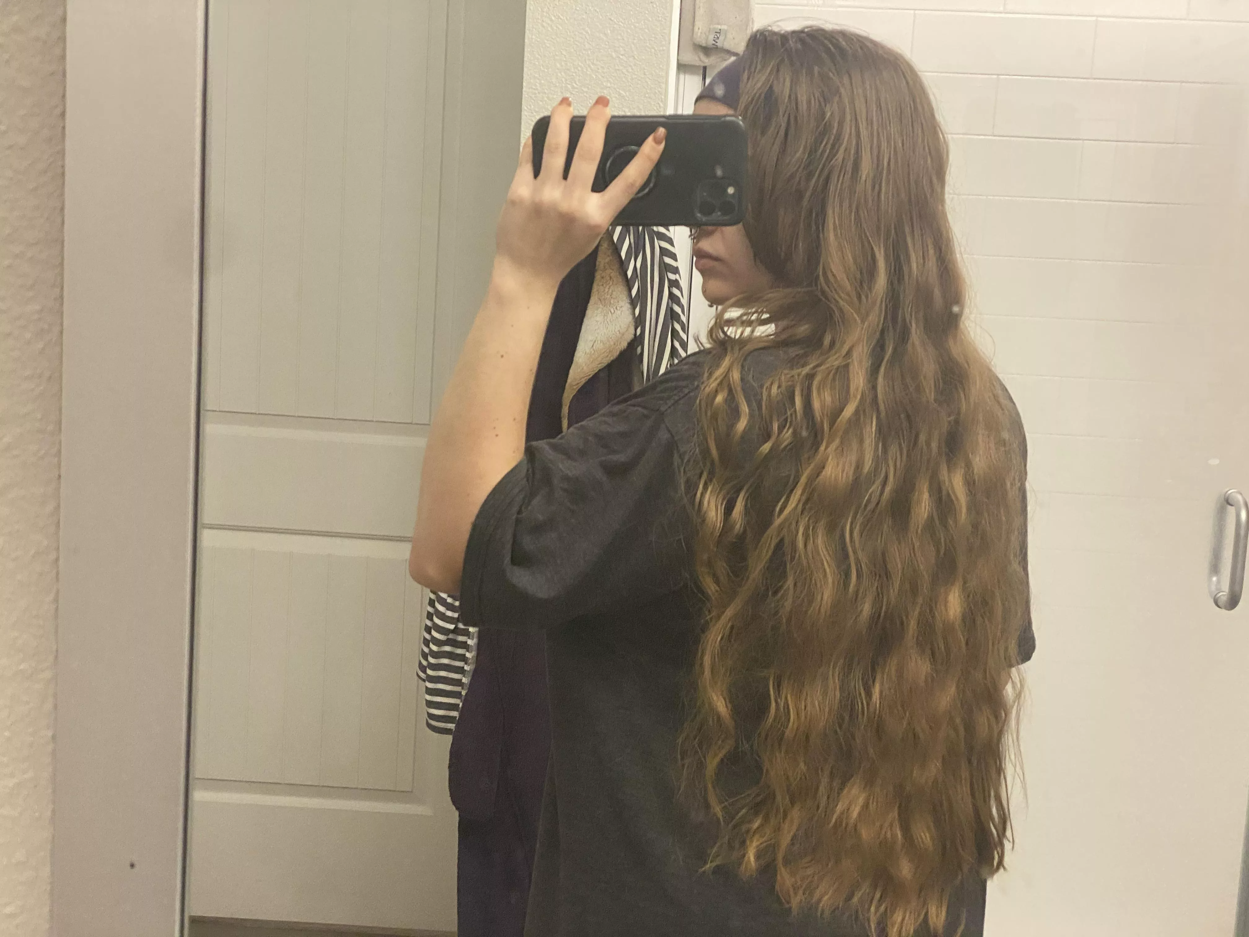 Goodnight 🌙. I am so tired. I rode 50 miles via bike earlier today. [altgirl] posted by starrsusedpanty