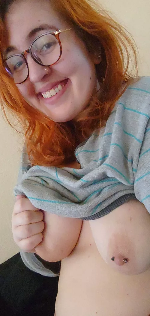 Goood Morning Lovelies 😘 hope your weekends are treating yous well :) by LittleViolett