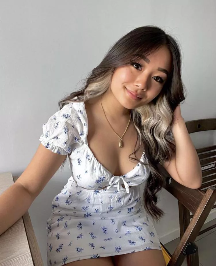 gorgeous asian posted by Turyor2