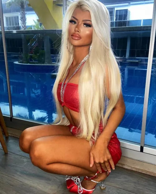 gorgeous blonde by loombands25