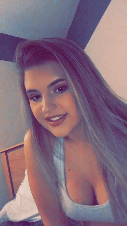 Gorgeous chav in need of a load posted by hihihi_CT