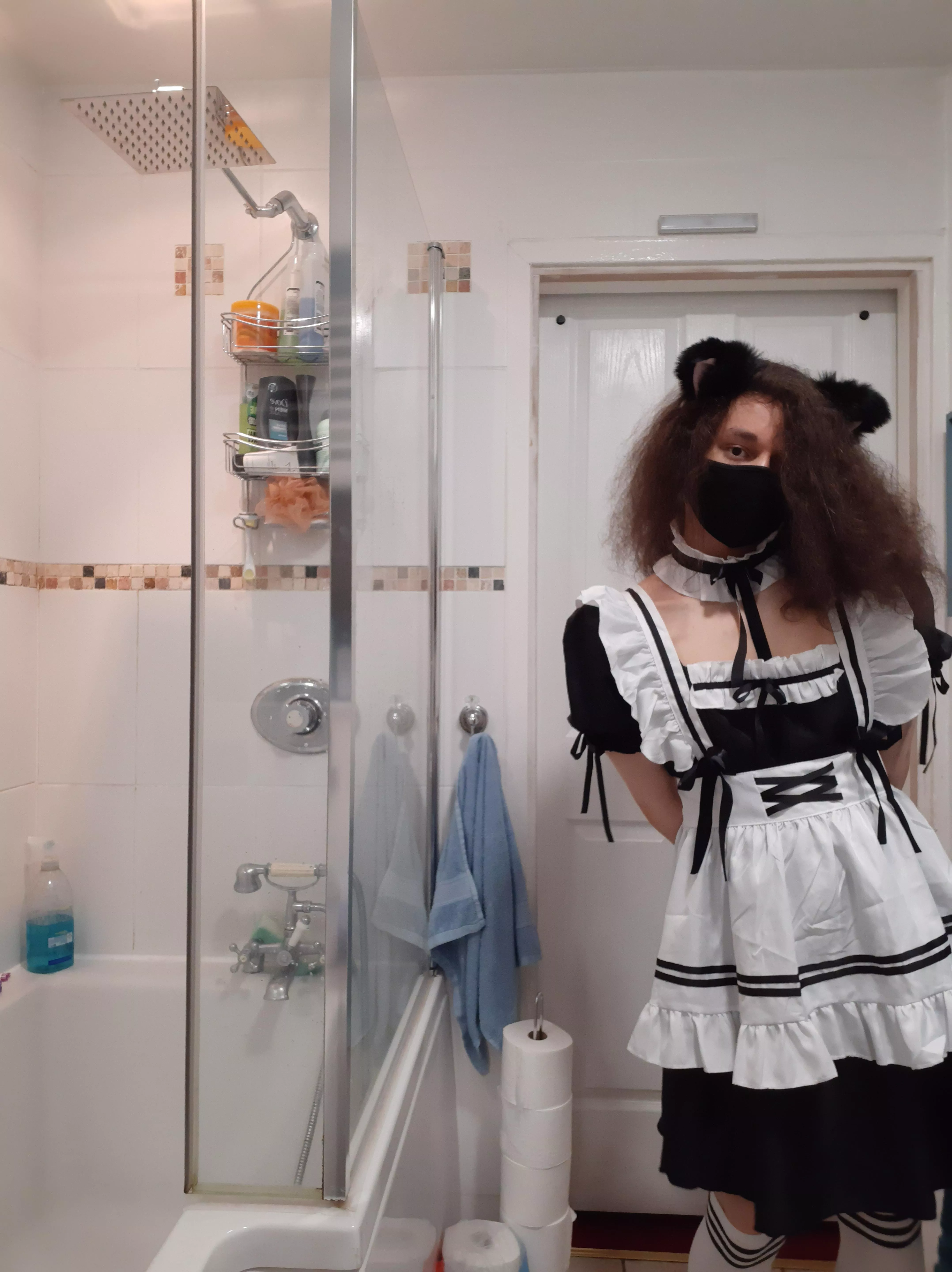 got a maid dress lik 3 days ago now i can clean ur bathroom -w- posted by LoliB0i