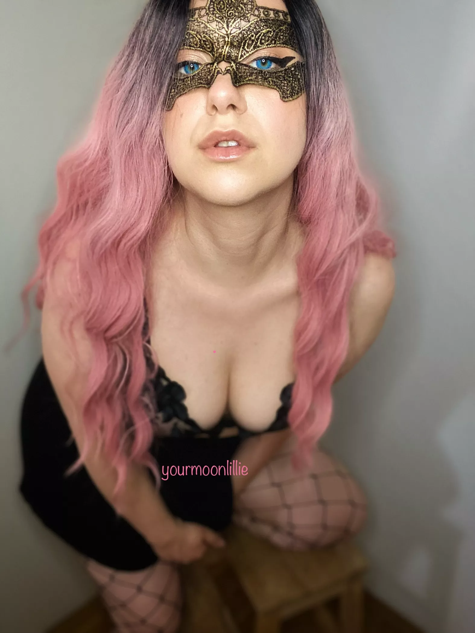 Got a new lingerie set, do you like it as much as I do? 🥰😘 Perfect for a cheating quickie! posted by yourmoonlillie