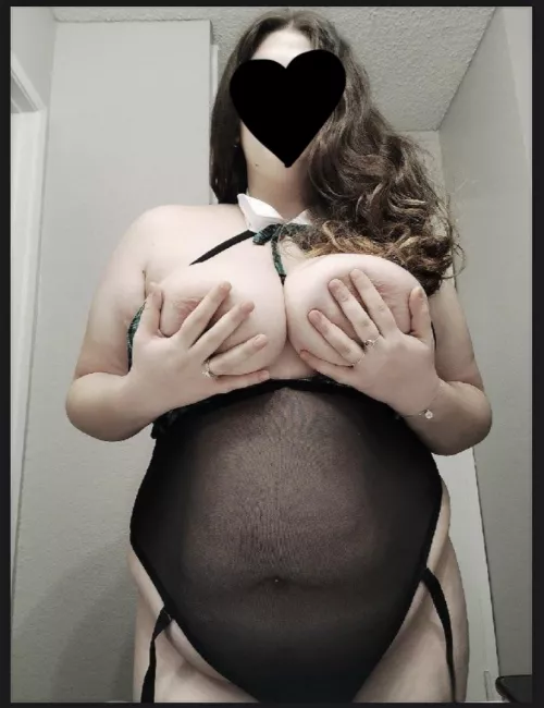 Got a new outfit, and I think it might be my new favorite 🥰 by Dom_sub_couple69