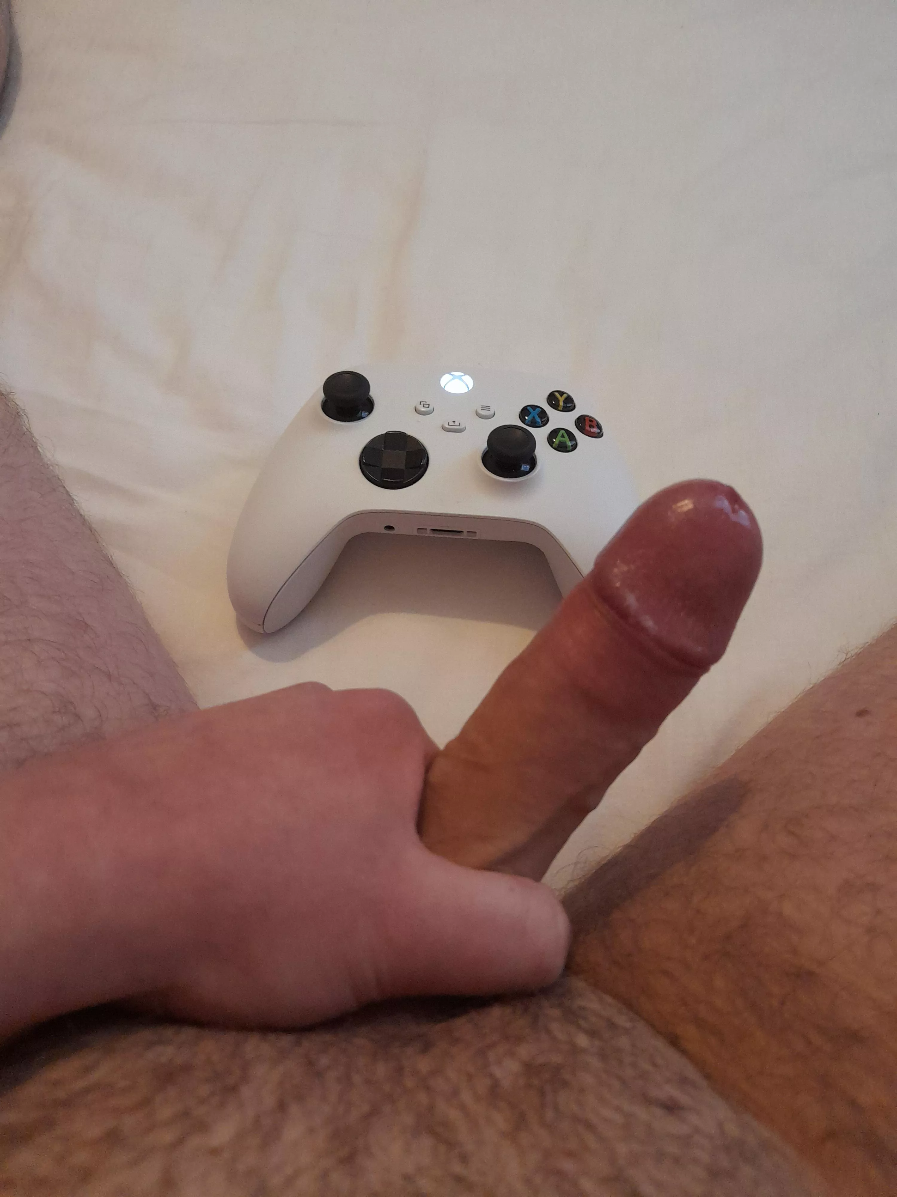 got bored and started playing my own joystick😋 posted by Smelterm8