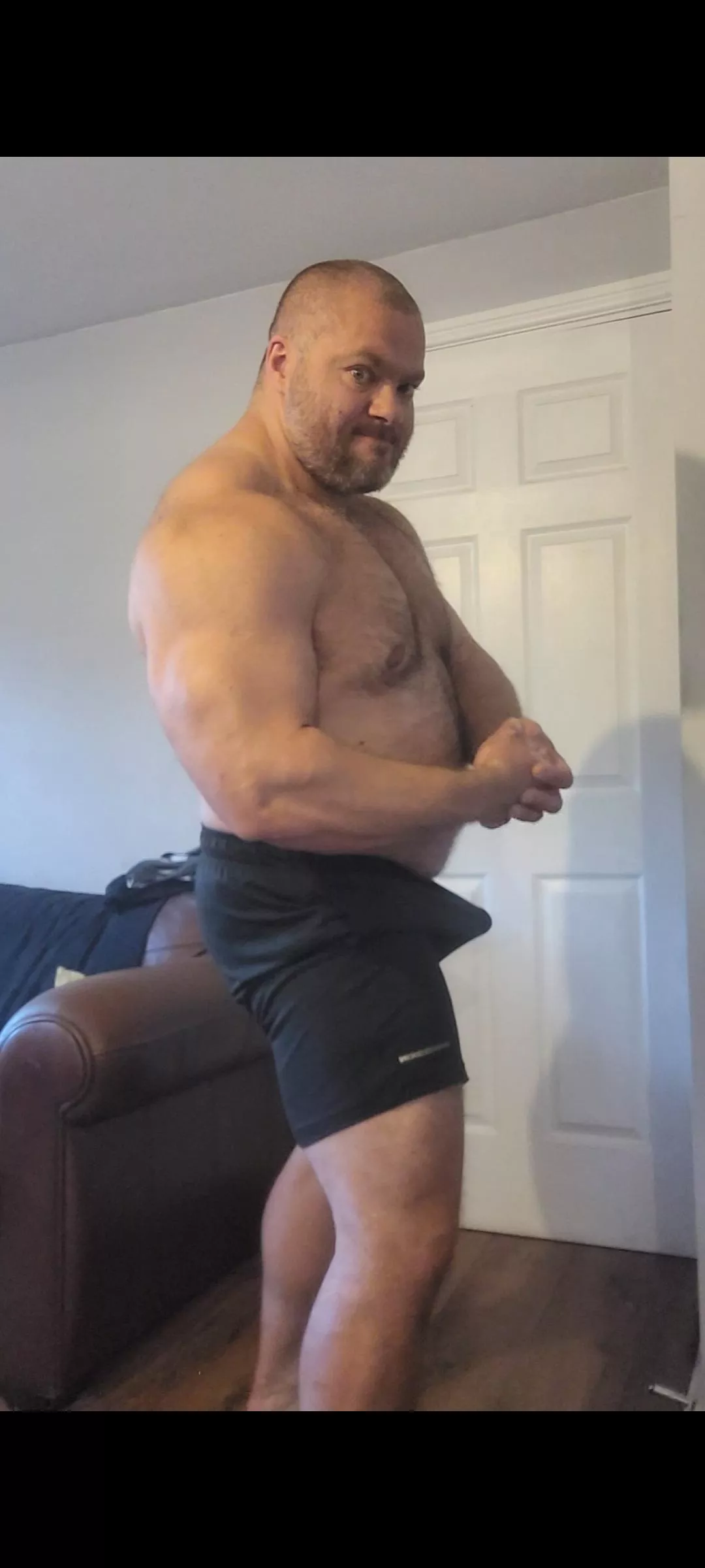 got excited watching myself flex💪🍆 posted by strongdickie