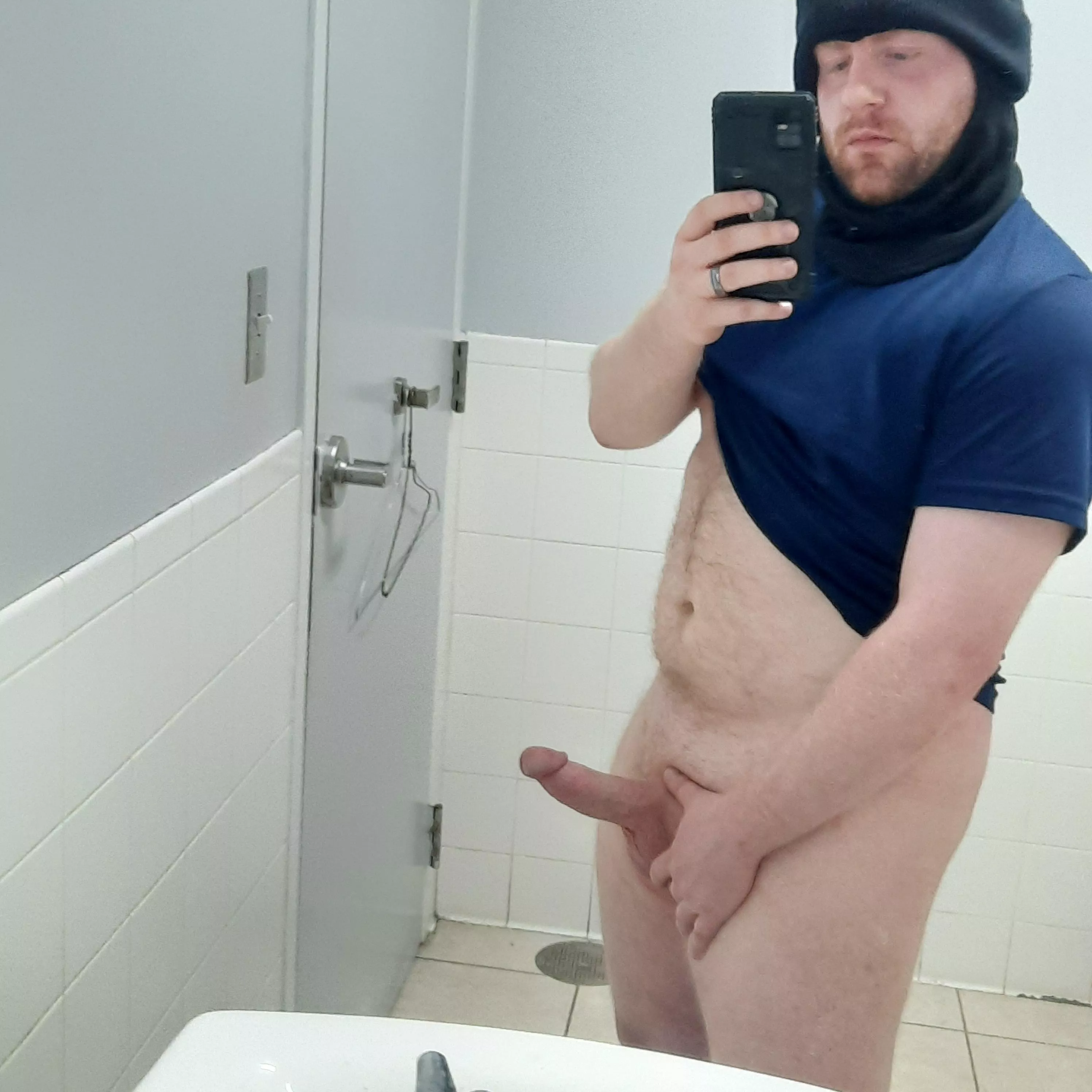 got horny at work and thought you would like posted by knightofcc
