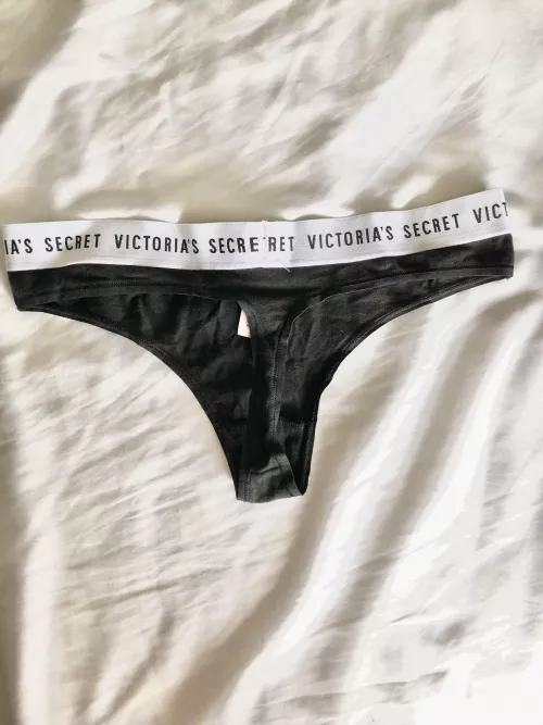 Got lots of panty pics. Will traded for other panty pics or pics of girls you got. Hmu by funandgames098