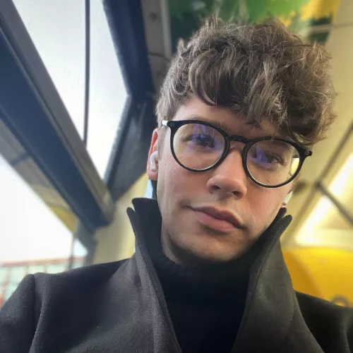 Got me a hair cut! What do you guys think 😁🏳️‍🌈 by Ciel_Carter95