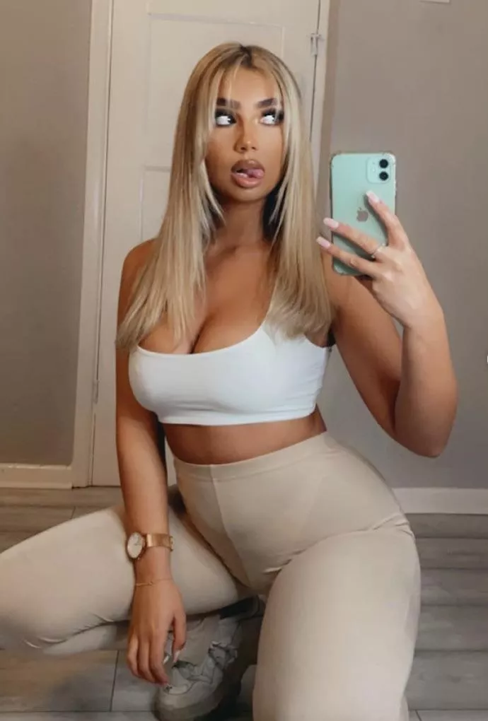 Got plenty more of her posted by Srobbo999