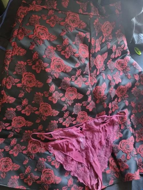 got some of my sisters things dm what to do I'm open to anything by wootom45