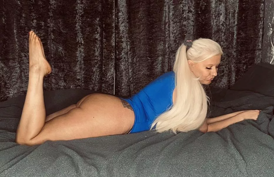 Got some soft pillows for you here posted by sparkly-and-savage